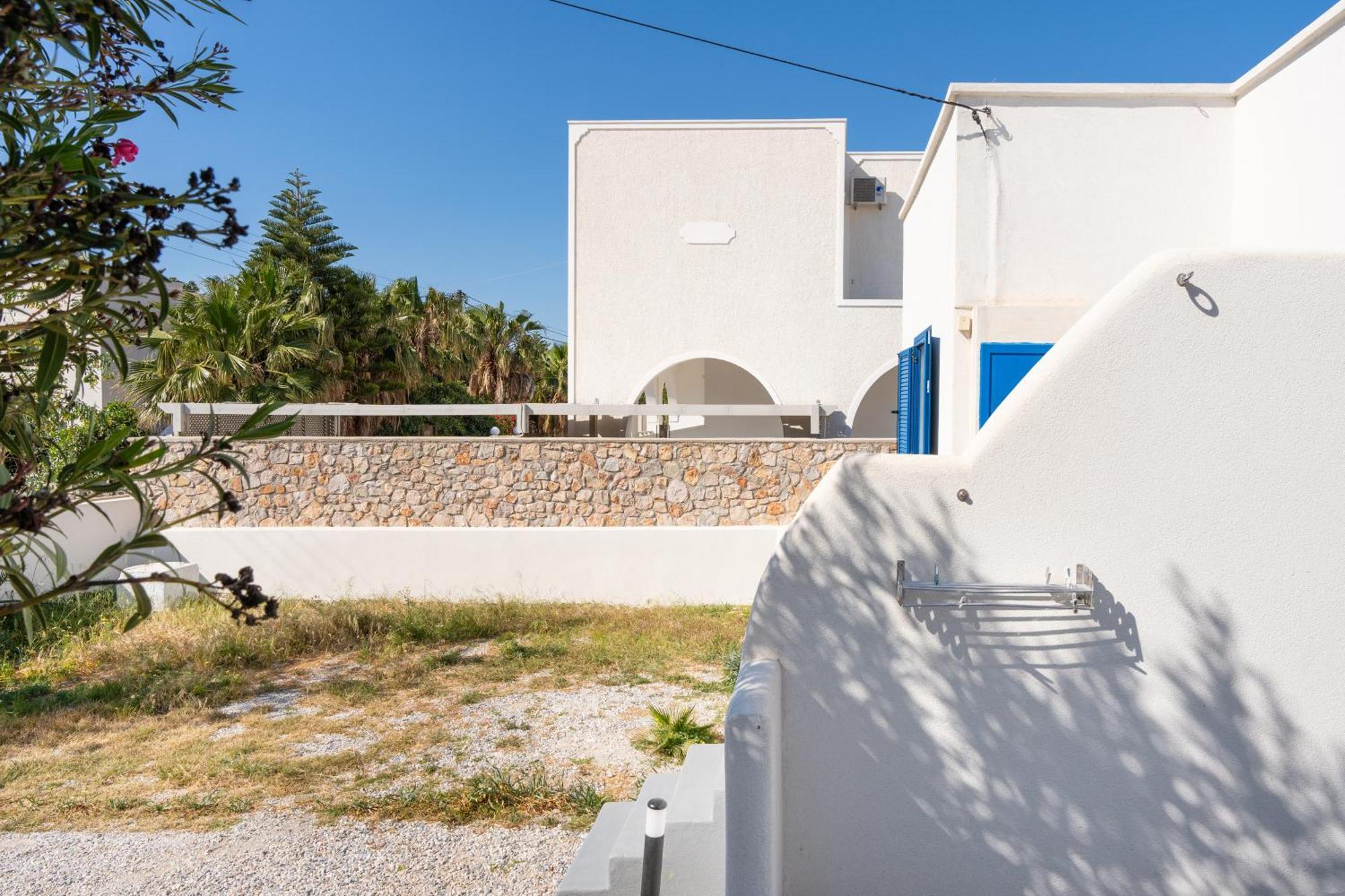 Aegean Blue Santorini Perissa Apartment Exterior photo