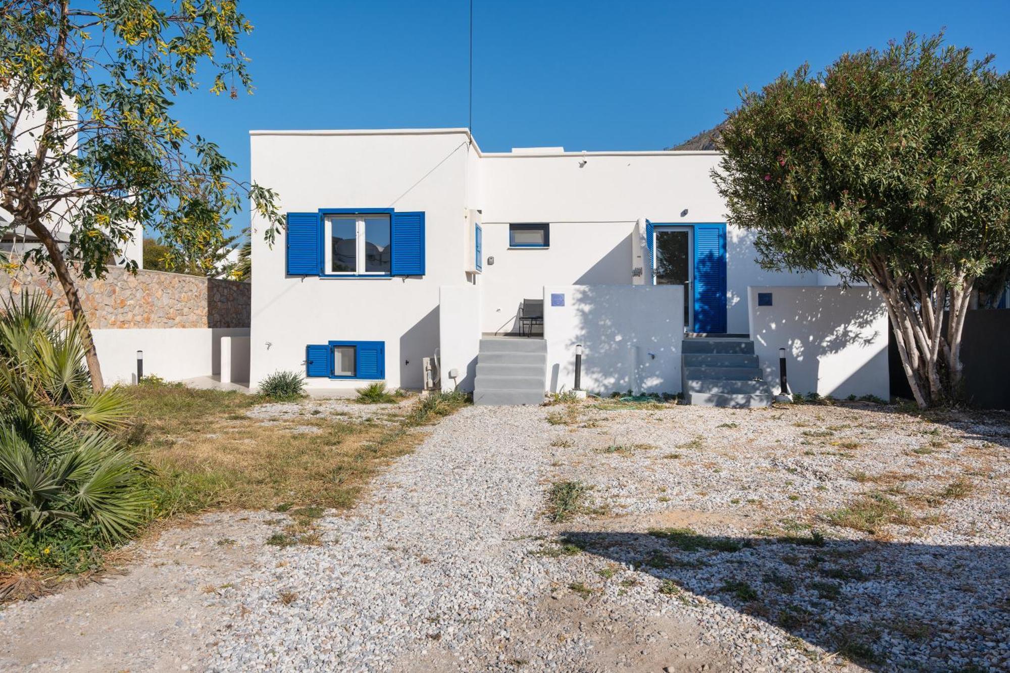 Aegean Blue Santorini Perissa Apartment Exterior photo